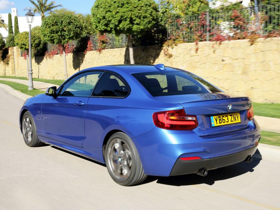  BMW M235i Coupe 2014 года  (UK) (фото 4 из 9)